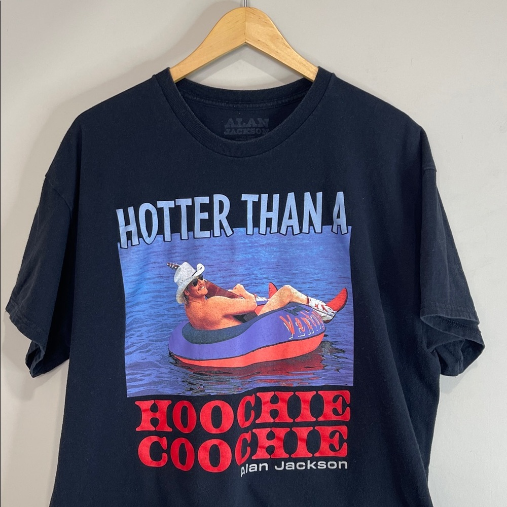Alan Jackson Unisex Graphic T-Shirt Black Hotter Than A Hoochie Coochie Size XL - Picture 4 of 9